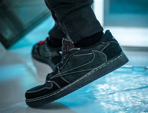 travis scott jordan black phantom.